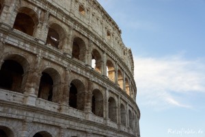 rom mit baby colosseum