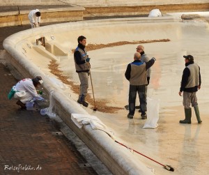 rom trevi brunnen reinigung geld sammeln